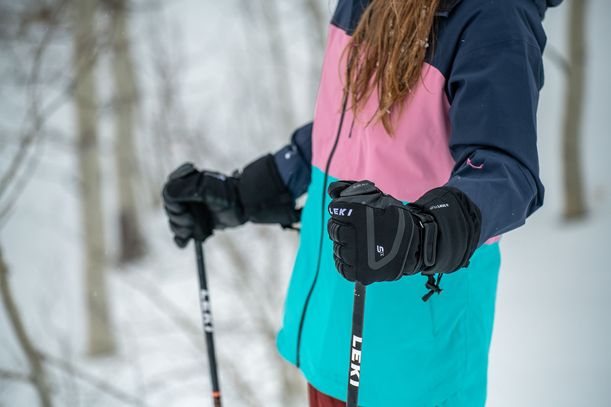 Ski gloves (holding poles with Leki gloves)